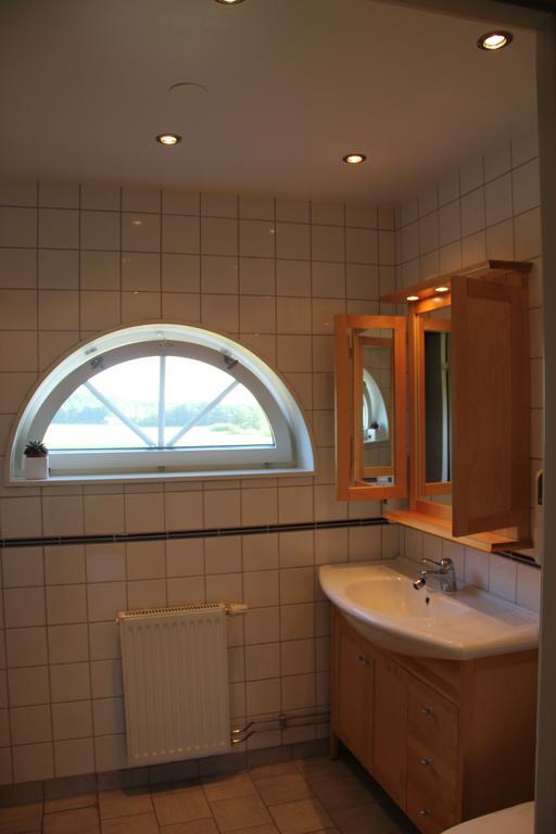 Hôtel \u00D6vergrans Jordbruk à Bålsta Chambre photo